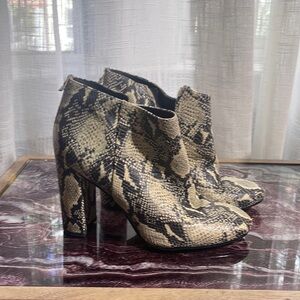 SAM EDELMAM SNAKE PRINT LEATHER HEEL BOOTS SIZE 10